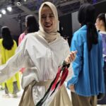 Dian Ayu Instagram - supporting my eonnie @anandiaputri @ikyk2011 for @jfwofficial 2024.. terkeceeee gak cuman karyanya.. tapi berani "bersuara" melalui karya itu gak ngerti lagi sihhh eonnieee!!!!!! berkah selalu sisterrrrkuuu 🫰 #freep4lestine Jakarta, Indonesia