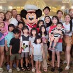 Dian Ayu Instagram - sarapan bersama Chef Mickey 🤍 (woaahh kita banyak banget yaaak jumlahnyaa 🤣) . #LiburanKeluargaPodkesmas Hong Kong Disneyland Hotel