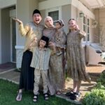 Dian Ayu Instagram - Minal aidin wal Faidzin.. Maaf lahir dan batin yaaa dari keluarga @theanandayu 🤍 Hati hati kolestrol yaaa 😝 Bandung