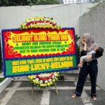 Dian Ayu Instagram - Masih edisi umi 37 tahun 🤍 Alhamdulillaah ya Allahh sungguh bersyukur dikelilingi orang orang ini.. terima kasih ya Allah 🥲 . Makasih om @gradykayzel foto fotonyaaa 🥹