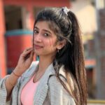 Divya Sharma Instagram - 𝘗𝘩𝘶𝘭 𝘚𝘢𝘥𝘪 𝘗𝘩𝘶𝘭𝘭𝘢 𝘸𝘢𝘭𝘢 𝘉𝘩𝘢𝘨 𝘓𝘢𝘨𝘪 𝘑𝘢𝘢𝘷𝘦💐 #divyaofficial09 #diamondsofdivya Delhi, India