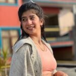 Divya Sharma Instagram - 𝘗𝘩𝘶𝘭 𝘚𝘢𝘥𝘪 𝘗𝘩𝘶𝘭𝘭𝘢 𝘸𝘢𝘭𝘢 𝘉𝘩𝘢𝘨 𝘓𝘢𝘨𝘪 𝘑𝘢𝘢𝘷𝘦💐 #divyaofficial09 #diamondsofdivya Delhi, India