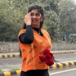 Divya Sharma Instagram - 𝐏𝐡𝐮𝐥𝐥𝐚𝐧 𝐭𝐨𝐧 𝐯𝐢 𝐬𝐨𝐧𝐢𝐲𝐞 𝐧𝐢 𝐭𝐞𝐫𝐞 𝐯𝐚𝐬𝐭𝐞,🌹 𝐒𝐚𝐫𝐞𝐲𝐚𝐧 𝐭𝐨𝐧 𝐩𝐞𝐡𝐥𝐚𝐧 𝐩𝐡𝐮𝐥 𝐥𝐚𝐢𝐤𝐞 𝐚𝐚 𝐠𝐚𝐲𝐚 #divyaofficial09 #diamondsofdivya Delhi, India