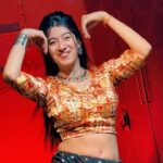 Divya Sharma Instagram - 𝐀𝐩𝐧𝐢 𝐟𝐚𝐯𝐨𝐮𝐫𝐢𝐭𝐞 𝐠𝐚𝐚𝐝𝐢 𝐜𝐨𝐦𝐦𝐞𝐧𝐭 𝐤𝐫𝐝𝐨👇🏻 #divyaofficial09 #diamondsofdivya . . #reelitfeelit #reelkrofeelkro #explore #saiji #reelsinstagram #reelsvideo #reelsindia #reelsviral #reelsinsta #reelslovers #trendingreels #viralreels #fyp