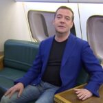 Dmitry Medvedev Instagram - Дорогие женщины, с весенним праздником 8 Марта! Пусть вас всегда окружают любовь и забота близких! Поздравление записано на пути из рабочей поездки домой, на борту самолета председателя правительства РФ Ил-96.