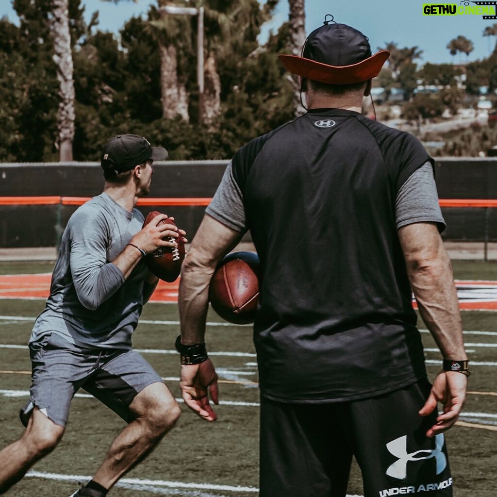 Drew Brees Instagram - QB STRONG is now available!!! If you’re a high school QB or pitcher who wants to train your body and mind to become elite, I have a program designed SPECIFICALLY for you… it’s an 8-week ONLINE strength & conditioning program that is designed to get you BETTER for this upcoming season. Get QB STRONG today…and begin training immediately regardless of where you live around the country. #QBSTRONG #Quarterbacks #QB’s