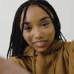 Duda Pimenta Instagram - Já pensou ter estilo e conforto no mesmo look? Pois é, a nova tendência Comfy traz justamente essa ideia e eu tô simplesmente AMANDO! E sabe onde você encontra peças incríveis sem abrir mão do conforto? No @mercadolivremoda é óbvio. Grandes marcas, infinitas opções e com certeza o lugar perfeito para você atualizar seus looks com a praticidade de um clique… e ainda pode rolar frete grátis hein. Bora de moda Comfy e Mercado Livre que não tem erro, é sucesso na certa. #ChegouChegando #ModaNoBBB #publicidade