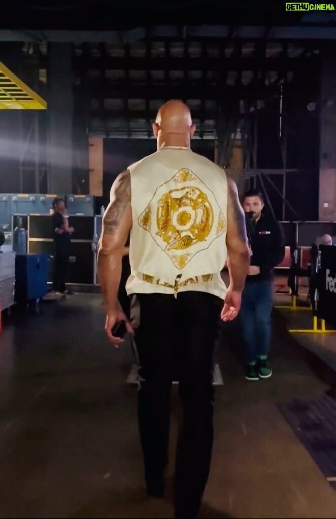 Dwayne Johnson Instagram - Showtime 🎤 ~ Final Boss #SmackDown