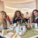 Ebru Akel Instagram - En sevdigim ay , en sevdigim renkler dostlar ışıklar 🎄💫✨🪅♥️