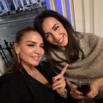 Ebru Akel Instagram - Perde arkası 🤗 Chiltern Firehouse