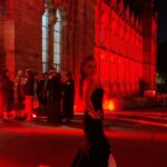 Ebru Akel Instagram - Bir rüya yasadik dun gece .. Cumhuriyetimizin 100. Yasinda muhtesem bir mekanda @natural_history_museum ‘da cok buyuk bir gurur ve coşkuyla sevgili partnerim @muratguloglutv ile bu gecenin sunuculuğunu üstlendik.. @tev.uk icin yani genclerin egitimlerini desteklemek icin, gelecek yuzyilin gencleri icin biraradaydik.. Coskumuz gururumuz sevgimiz tasiyordu adeta .. 🇹🇷🇹🇷🇹🇷♥️ Emegi gecen herkese tesekkurlerimle ♥️ #cumhuriyetimizin100.yili @muratguloglutv @ipekdurkal @sulearinc @tev.uk @showtv @mehmettulusoy Elbise- @elifcigizoglu Mucevher -@karunjewellery Hair& make up @obliquebeautyhouse Natural History Museum, London