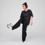 Elaiza Ikeda Instagram - ELAIZA ×LCS 予約はルコックの公式サイトから🫶 @lecoqsportif_japan これはまだサンプルの時に撮ったもので実際には左側にもワッペンが付いています🫶 メンズレディースどちらも対応しているので、是非チェックしてみてね⚽️