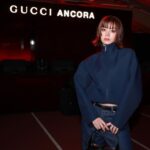 Elaiza Ikeda Instagram - GUCCIの新クリエイティブ・ディレクターサバト・デ・サルノが新生GUCCIとして発表した『Gucci Ancora』 (ancora – もう一度、もっと、ファッションに恋をしよう)と名付けたられたショーは記憶に新しく、私にも大きな衝撃をもたらしました。 実際に袖を通してみると、生活に良く馴染む肌触りに、少しサプライズ感のある華やかさが見え隠れしてとてもワクワクしました。 @Gucci @sabatods #GucciAncora #GucciSS24 #PR