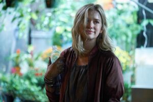 Elizabeth Lail Instagram - Happy Monday, Oh and I’m taking over @younetflix pretending like I know how to use Instagram