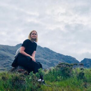 Elizabeth Lail Instagram - Swipe left