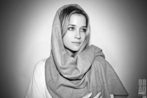 Elizabeth Lail Instagram - 📷: @bradley206