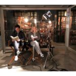 Elizabeth Lail Instagram - Twinning BTS Joe and Beck Watch an all new episode of YOU tonight! #youonlifetime
