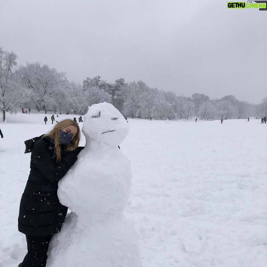 Elizabeth Lail Instagram - I did not build this snowman, clearly just desperate for affection