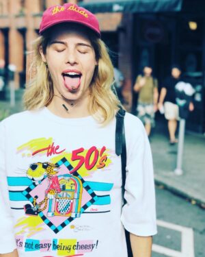 Emily Bett Rickards Instagram - Cheesing for @bitethebulletstories with @farrahaviva all day every day. Click link in @bitethebulletstories bio so we can share more stories. ♥️🙏🏼🤟🧀