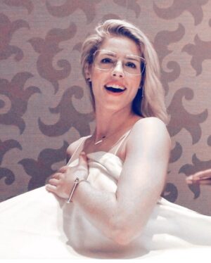 Emily Bett Rickards Thumbnail - 252.2K Likes - Most Liked Instagram Photos