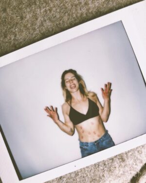 Emily Bett Rickards Instagram - The post part depression has kicked in as the time has come to say goodbye to Kelly 👋I had a blast bringing you to life. Your scars, sarcasm and drive - I miss you already. Big thanks to @realitycurve @loritriolo @paul.piaskowski @blessicakeenan @evutu and Zayd Dohrn... None of it would have been possible without you. Until next time x