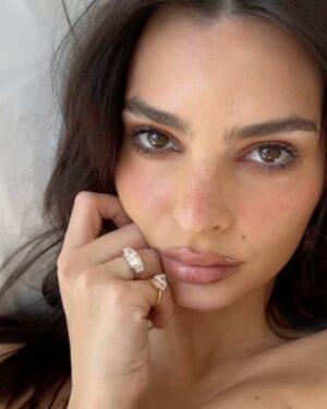 Emily Ratajkowski Instagram - divorce rings ©️ @alisonlou