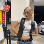 Emily Skinner Instagram - Quick stop and we’re off!!