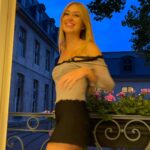 Emily Skinner Instagram - I WILL stay here forever 💐💐💐 Paris, France