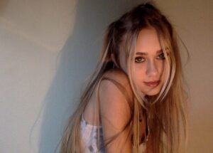 Emily Skinner Instagram - Sunday night🧟‍♀️💌