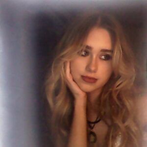 Emily Skinner Instagram - Today she wears lace🕯