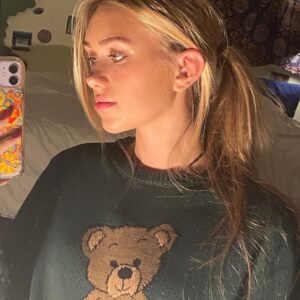 Emily Skinner Instagram - Me & my room 🧸🧸