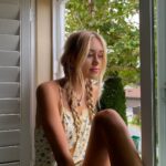 Emily Skinner Instagram - I 💚 nightgowns 🧚🌙