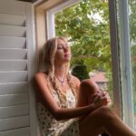 Emily Skinner Instagram - I 💚 nightgowns 🧚🌙
