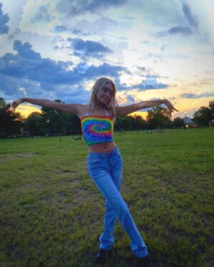 Emily Skinner Instagram - BOOGIE TIME🕺🏻🕺🏻🕺🏻🕺🏻