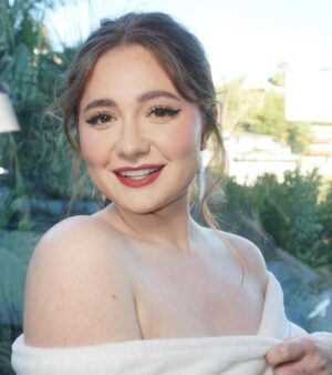 Emma Kenney Thumbnail - 252.3K Likes - Top Liked Instagram Posts and Photos