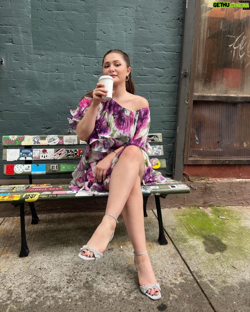 Emma Kenney Instagram - Coffee break NYFW