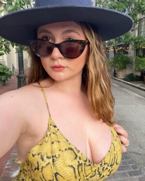 Emma Kenney Thumbnail - 219.2K Likes - Top Liked Instagram Posts and Photos