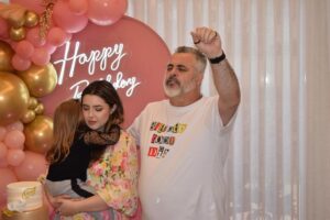 Esther Marcos Instagram - ainda sobre ontem??? CLARO! Recebi todas as fotos e vocês que me aguentem hahaha teremos uma semana repleta de #tbt 

Ps: a mídia da minha igreja é d+