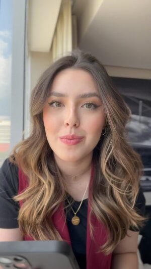 Esther Marcos Instagram - Você está vivendo uma vida de oração? - CAJADADA DO DIA 

“Se a sua devoção pode viver sem Deus então ela não é divina” ❤️‍🔥