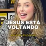 Esther Marcos Instagram - Já se perguntou onde está o seu coração? Confira o recado da @esthermarcos que esteve no @espiritualmentepodcast compartilhando seu testemunho de fé e deixou esse alerta para nós! Confira! 📌 Clique no no link da bio e faça parte da Comunidade Espiritualmente. Ep. 33: Testemunho de Fé. . . . . #esthermarcos #coracao #salvacao #jesusestavoltando #ministerio #proposito #propositodevida #cristao #musica #evangelhododia #evangelho #palavradedeus #deusebom #deusedeus #deusefiel #podcast #espiritualmentepodcast #podcastbrasil #podcastcristão