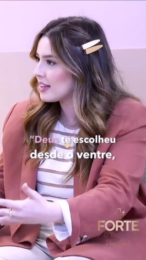 Esther Marcos Instagram - A mensagem de Deus para a nossa existência não depende das circunstâncias que enfrentamos atualmente, tudo se transforma quando você confia o rumo do seu destino a Jesus, a partir disso tudo se harmoniza, e quando entregamos o impossível nas mãos DELE, e o viável a gente se esforça e realiza, tudo começa a ter propósito.

Amém?! 🙏🏻🙌🏻🌷✨

Assista o Episódio Completo no canal KARINA.BACCHI no YouTube! ♥️
