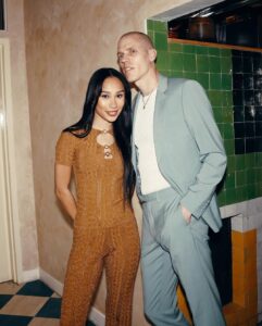 Eva Marisol Gutowski Instagram - Guys I got to DJ the Sandro Family event last weekend!! This is super special to me because back in college when I finally had enough money to buy myself a ‘big girl’ outfit, Sandro was the first brand I ever purchased and continued to shop at for years. It’s FULL CIRCLE 😭❤️ Seriously though, Sandro continues to be one of my favorite brands and if you aren’t familiar with them, you’re seriously missing out. @sandroparis #sandropartner