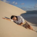 Fabiana Karla Instagram - Deixando minhas pegadas nas dunas, mergulhando na beleza das lagoas. Nos Lençóis Maranhenses, encontro a harmonia perfeita entre aventura e paz. Que lugar incrivel!! 😍 📸: @jvdsoares @oris.valdo #LençóisMaranhenses #MomentosInesquecíveis Lencois Maranhenses