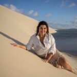 Fabiana Karla Instagram - Deixando minhas pegadas nas dunas, mergulhando na beleza das lagoas. Nos Lençóis Maranhenses, encontro a harmonia perfeita entre aventura e paz. Que lugar incrivel!! 😍 📸: @jvdsoares @oris.valdo #LençóisMaranhenses #MomentosInesquecíveis Lencois Maranhenses