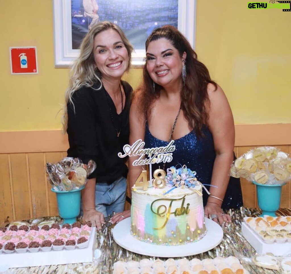 Fabiana Karla Instagram - Vai ser surra de fotos, porque foi surra de amor e alegria! 🎂🥳✨