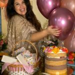 Fabiana Karla Instagram - Ano passado o ritmo era esse! Será que eu gosto do meu niver? Contando as horas!!!🫣🥰🤣🎁