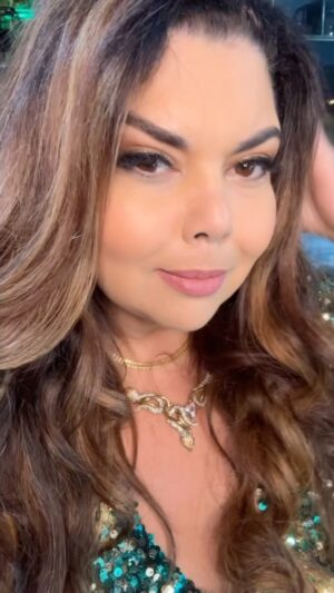 Fabiana Karla Instagram - Sabadou ! E eu acordei me sentindo “Ricaaaa!!”
 😂🤭 Bom Sábado para todos vocês !! 😂💸