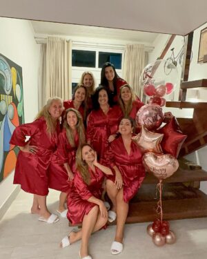Fabiana Karla Instagram - Ano passado o ritmo era esse! Será que eu gosto do meu niver? Contando as horas!!!🫣🥰🤣🎁