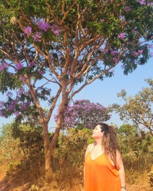 Fabiana Karla Instagram - “Se eu for abduzida não é sequestro é resgate” kkk
A chapada me encantou e me abduziu !!! 👽 ✨
A  cada passo, aqui o tempo para e a natureza fala dentro da alma…✨
.
.
.
.
#chapada #natureza  #valedalua  #goiás