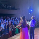 Fabiana Karla Instagram - Alô galera de Fortaleza, tenho um convite muito especial para vocês! 🤩 No dia 14 de Janeiro, eu e o ator @leandrodamattaapenas estaremos ai no Cineteatro São Luís para uma comédia musical “Nessa Mesa de Bar” 🍻 com as músicas do rei @reginaldorossi 👑 Conto com vocês lá! Vem tomar uma com a gente! 🥰 Garanta seu ingresso pelo @sympla ou pelo link na minha bio! ✨ Fortaleza, Brazil
